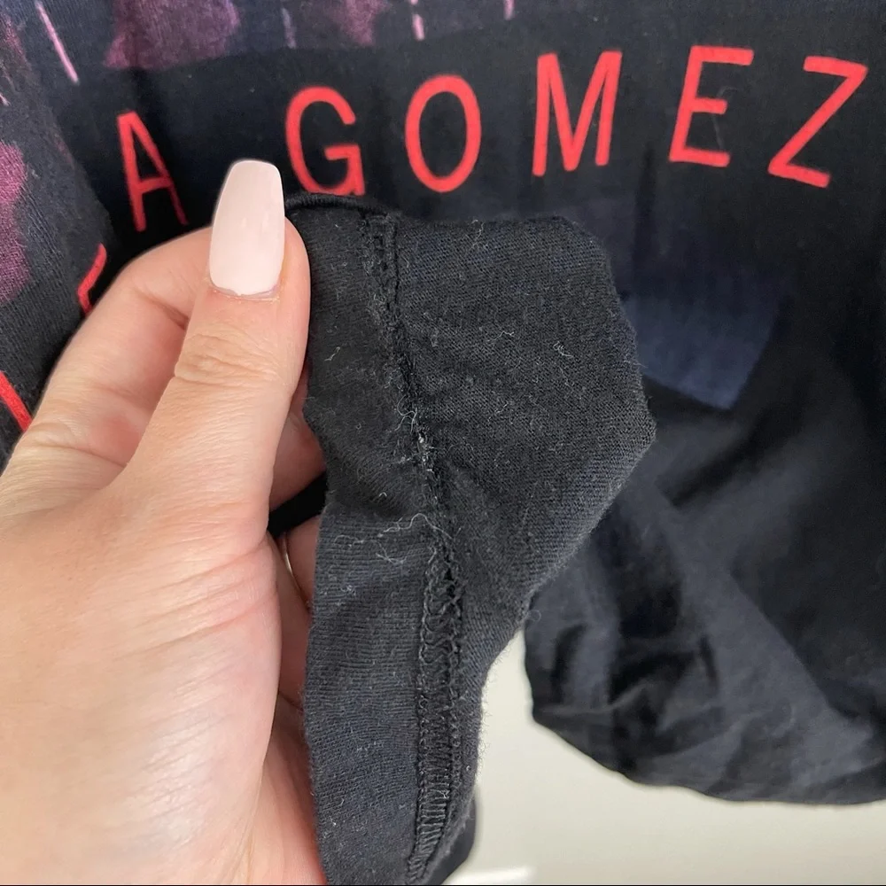 !SOLD! SELENA GOMEZ Black Revival Tour 2016 Graphic Band Tee - Picture 6 of 9